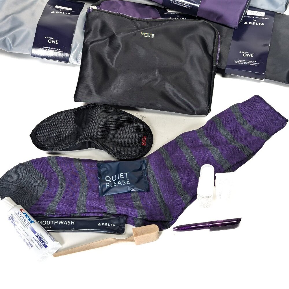 TUMI Delta One First Class Cosmetics Goodie Bag - NEW - Black
